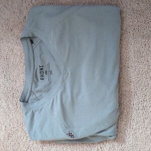 Rhone reign v neck tee